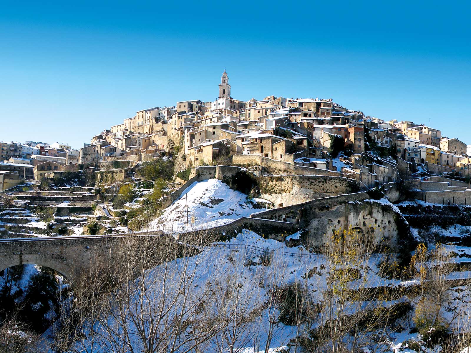 panorámica de Bocairent nevado