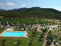 Camping Mariola vista general con piscina
