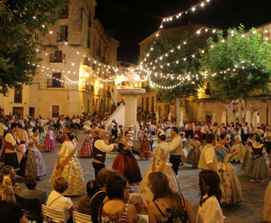 Danzas de Sant Agustí en la plaza